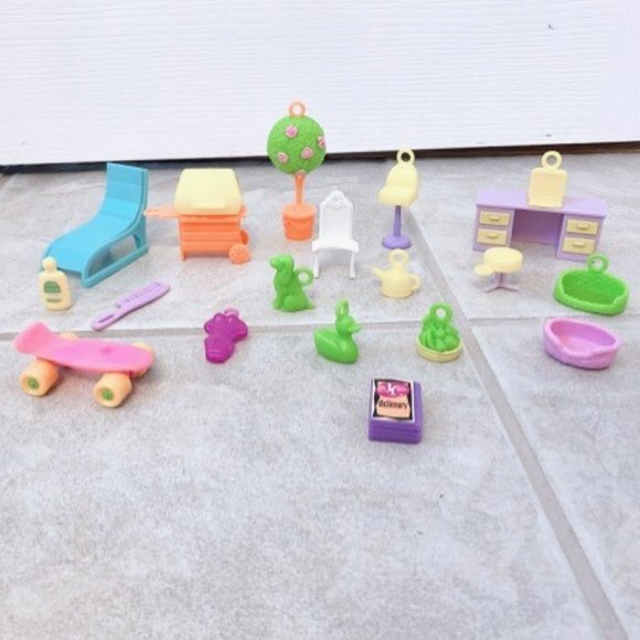 Vintage LIKE NEW Doll Accessories Furnitures - Picture 8 of 9